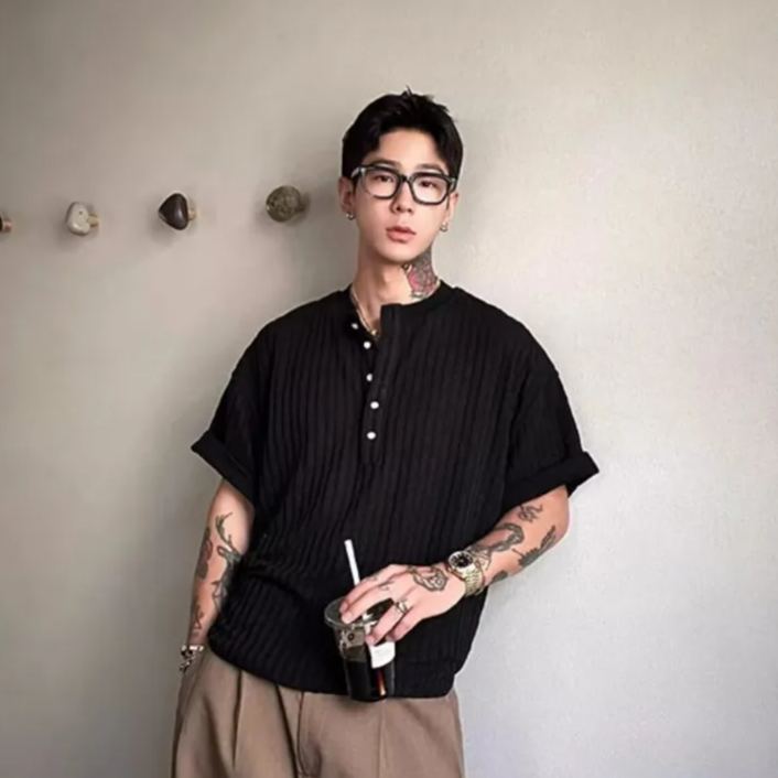 肌理褶皺軟糯感亨利領修身V領短袖t恤