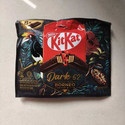 KitKat Dark Cocoa from Borneo 52% / Green Tea from Real Tea Leaves