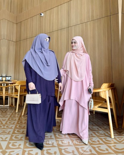 Blouse Skirt Daisy (Blouse & Skirt Only)