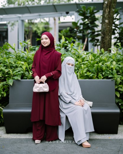 Huda Suit