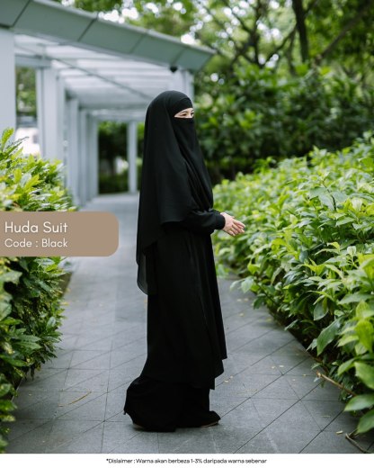 Huda Suit
