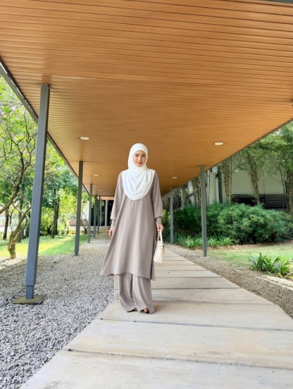 Hadramiyah Huda Suit Umrah Travel Muslimah (Tanpa Tudung)
