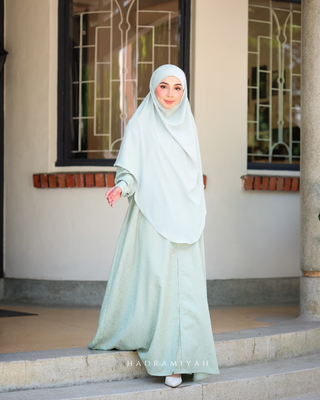 Jubah Amina