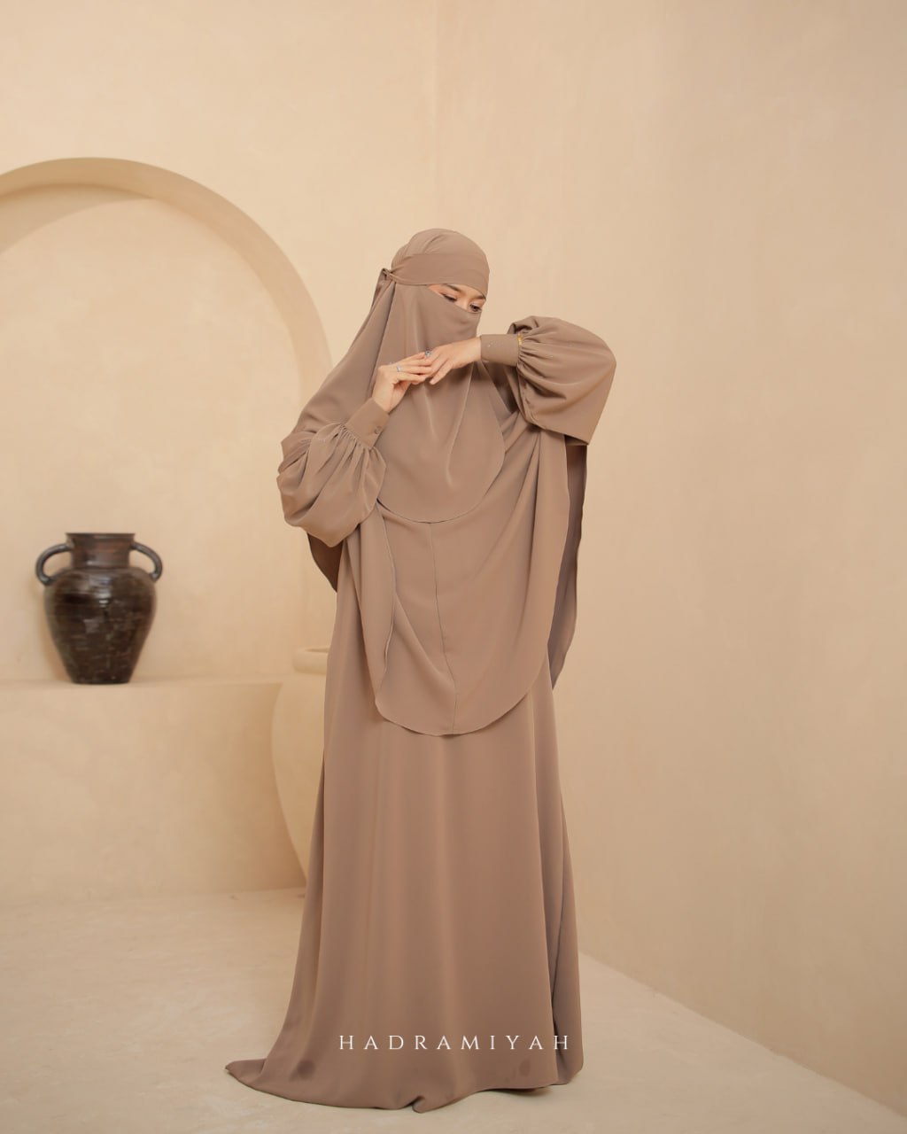 Hadramiyah Jubah Wafa Termasuk Khimar & Niqab 1 Layer Umrah Travel Muslimah