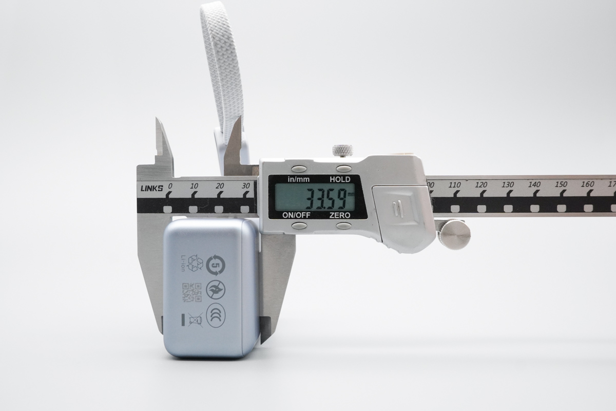 绿联能量湃Pro 55W自带线快充移动电源 PB727