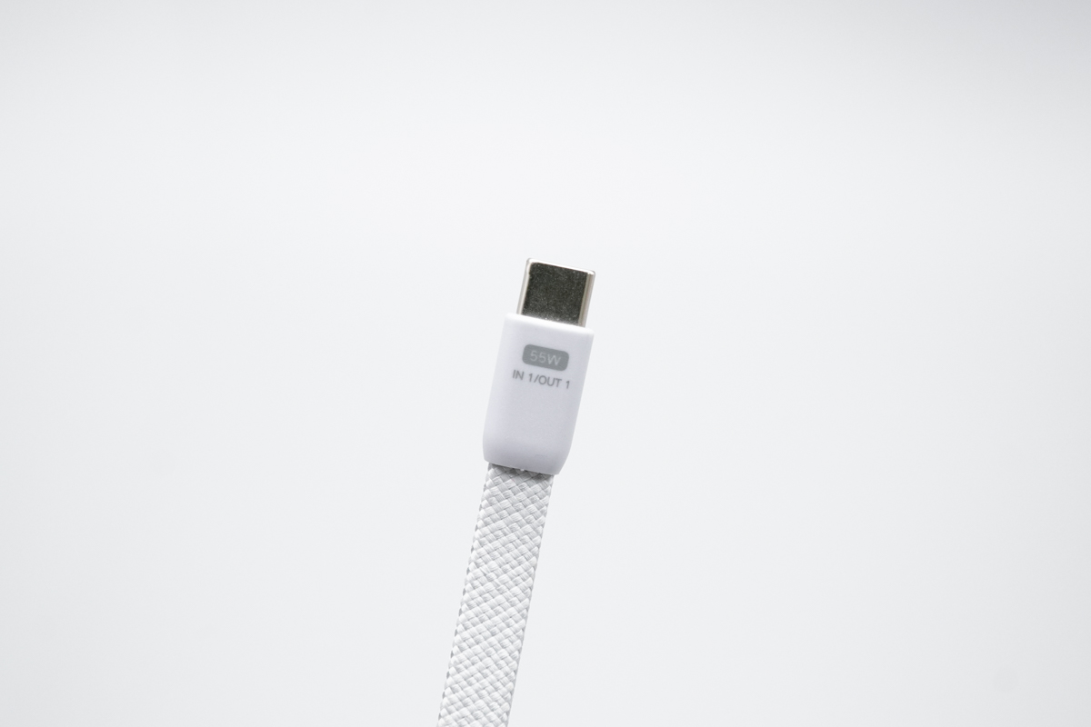 绿联能量湃Pro 55W自带线快充移动电源 PB727