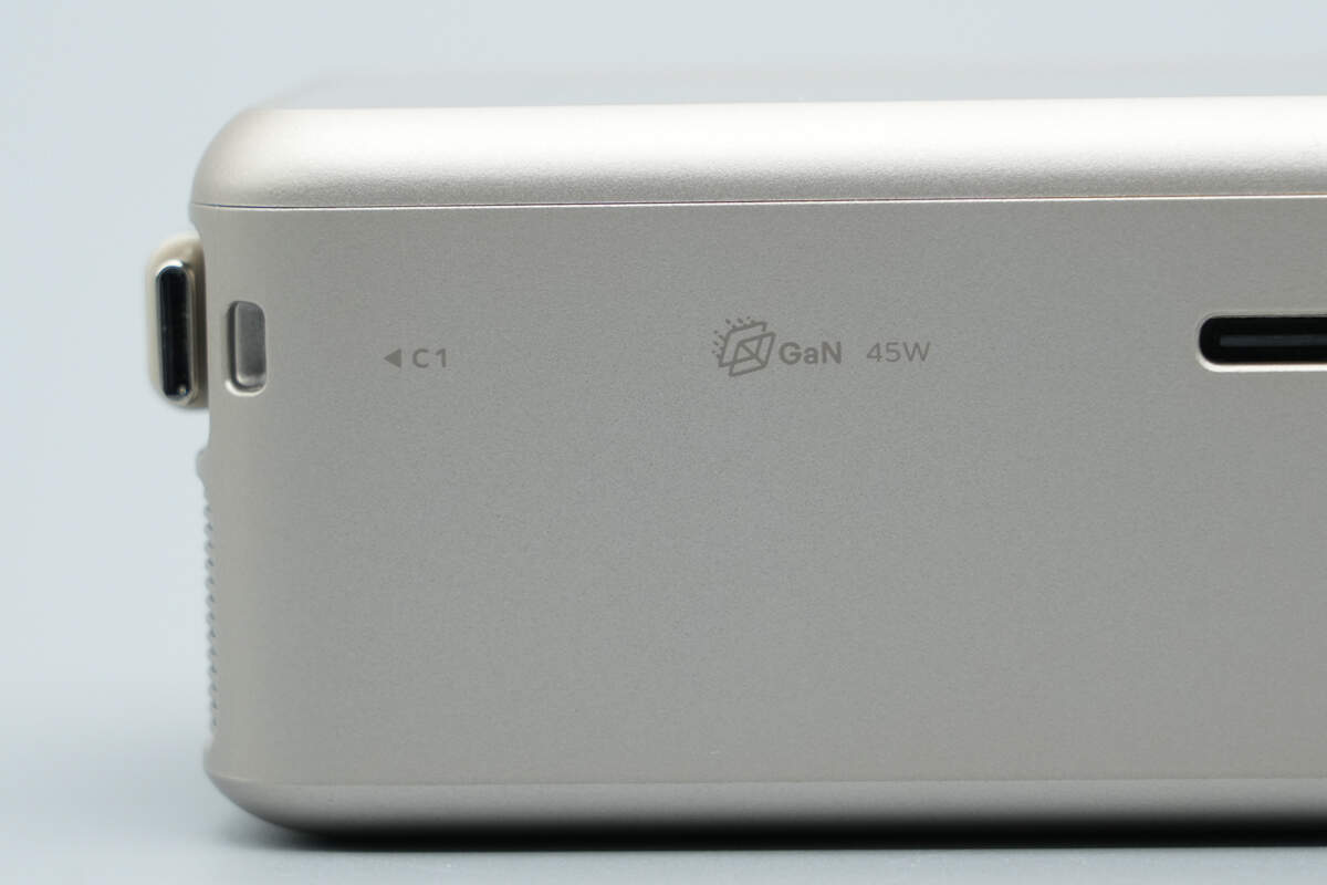 MOMAX摩米士45W GaN三合一自带拉拉线移动电源 IP167