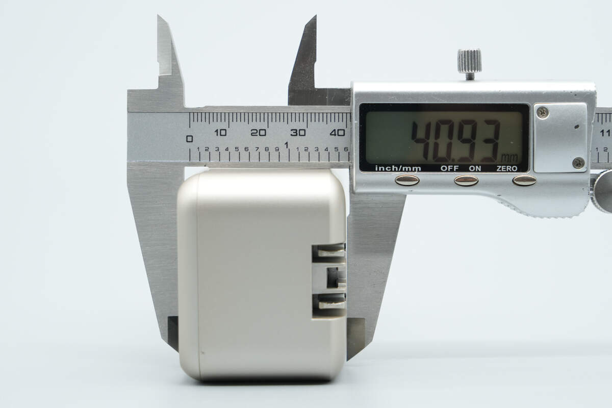 MOMAX摩米士45W GaN三合一自带拉拉线移动电源 IP167