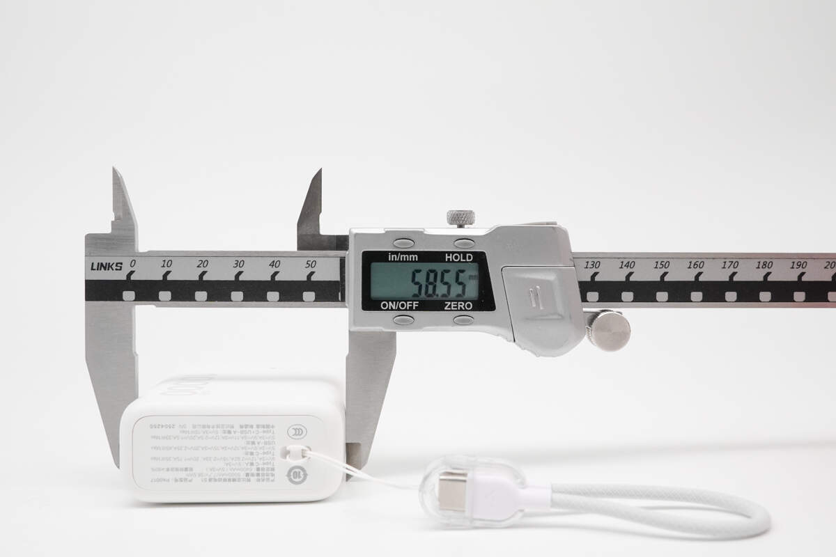 努比亚糖果移动电源10000mAh PA0017