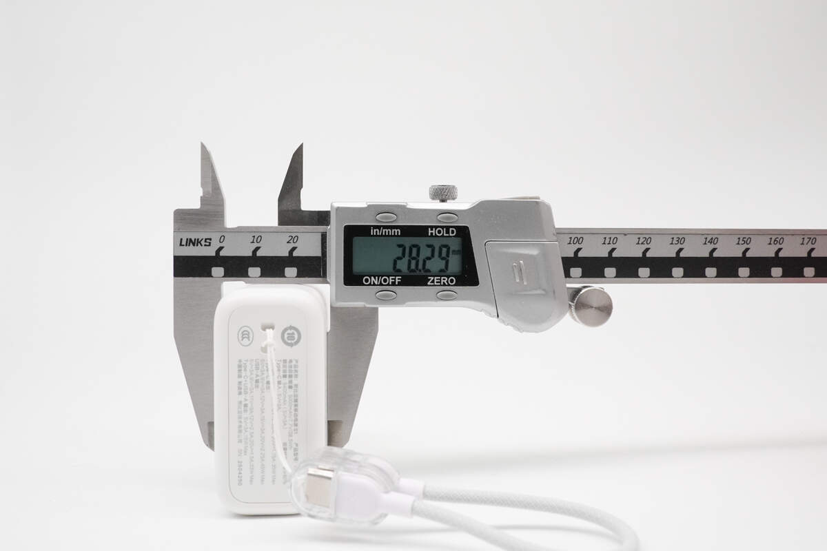 努比亚糖果移动电源10000mAh PA0017