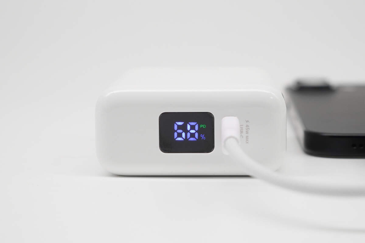 努比亚糖果移动电源10000mAh PA0017