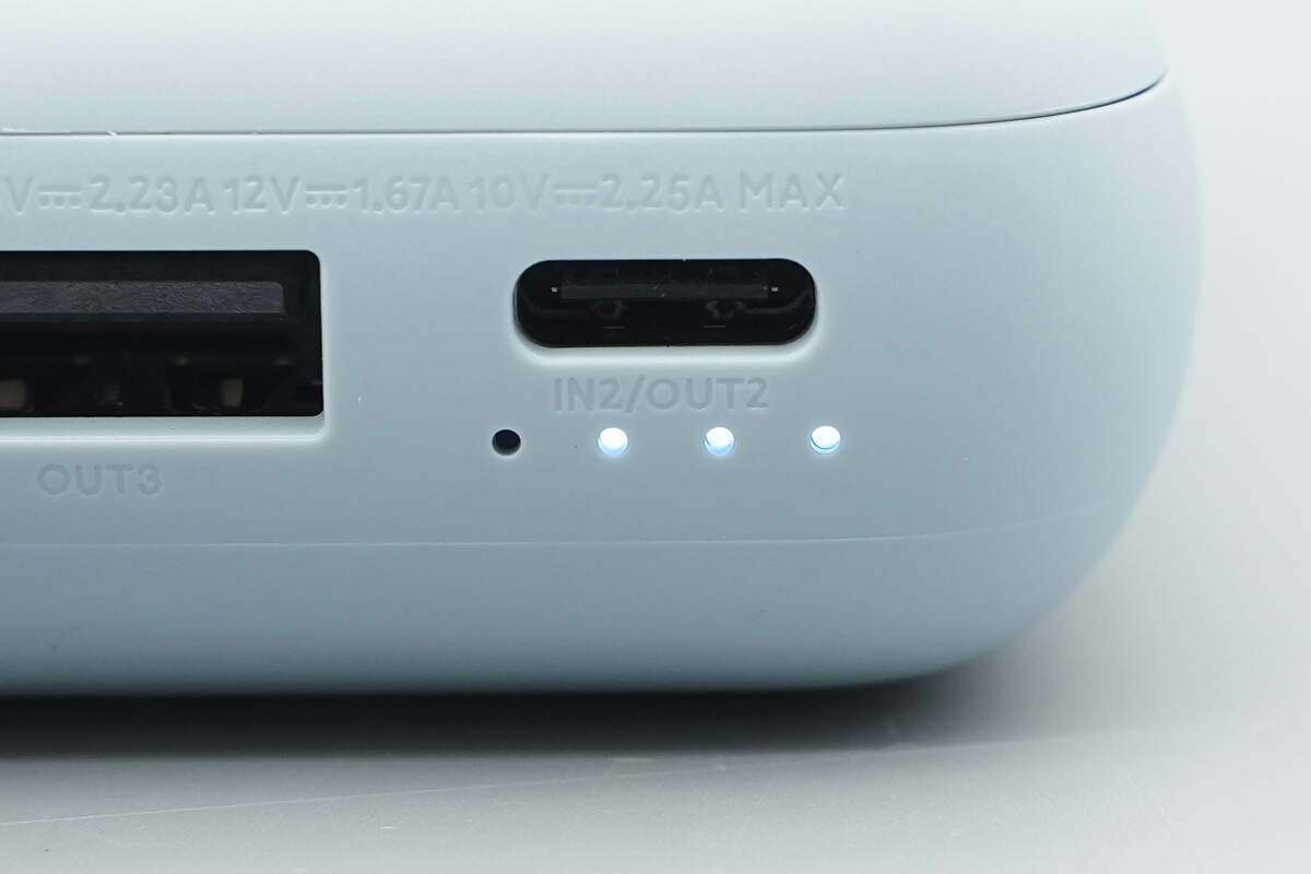 小米自带线充电宝口袋版10000mAh P15ZM1