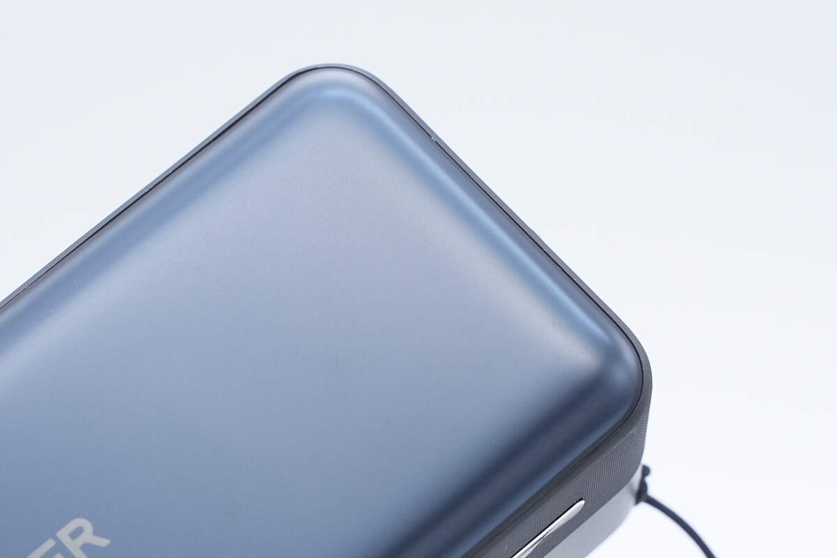 Anker Nano 45W 10000mAh拉拉线移动电源 A1638