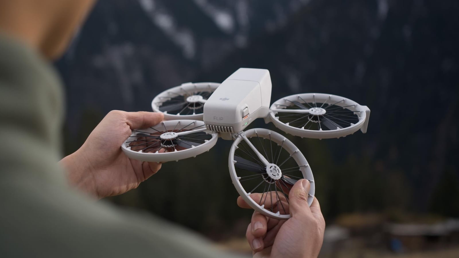  DJI Flip All-in-One Vlog Drone with Screen Remote Controller (CM-DFMC) [Hong Kong Genuine Stock] 