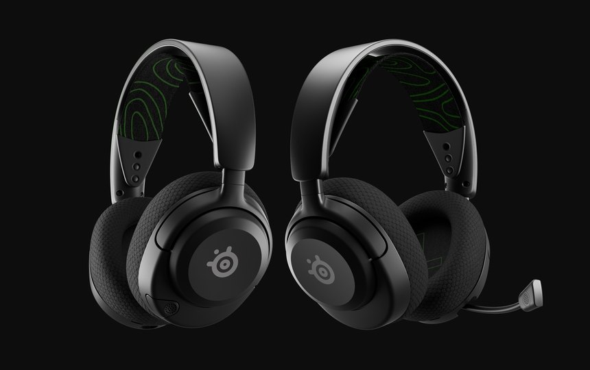 An image of headset Arctis Nova 5 from two angles.