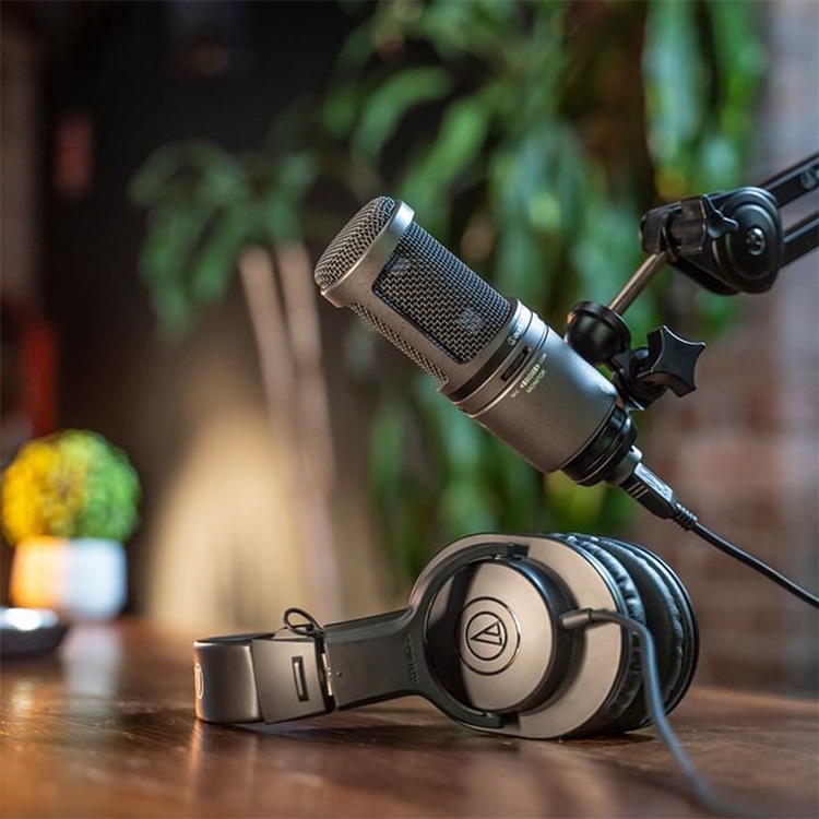 Audio-Technica ATH-M20x professional studio monitoring headphones
