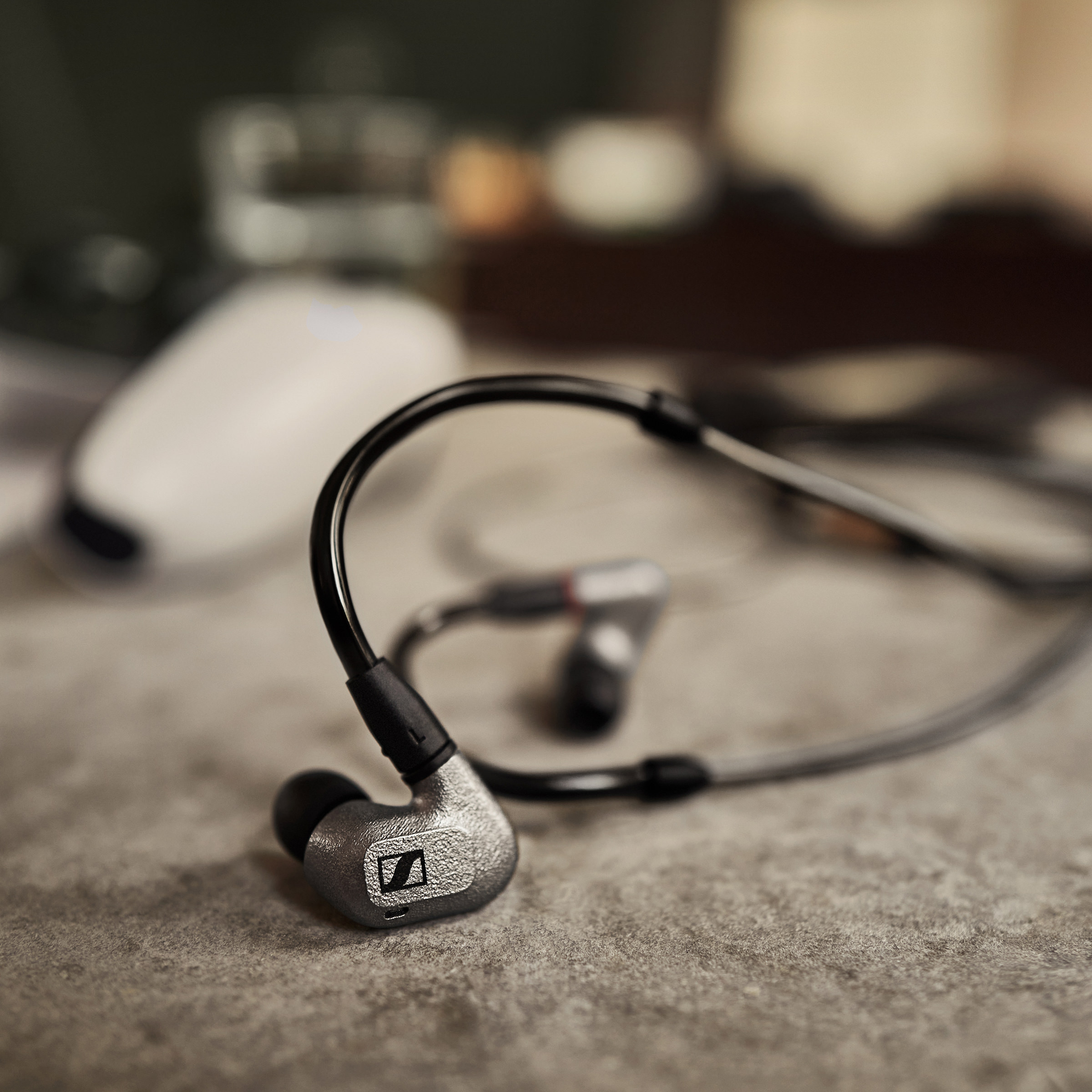 Sennheiser IE 600 in-ear headphones|Germany 3D printed shell・single dynamic driver pressure chamber・audiophile level monitoring
