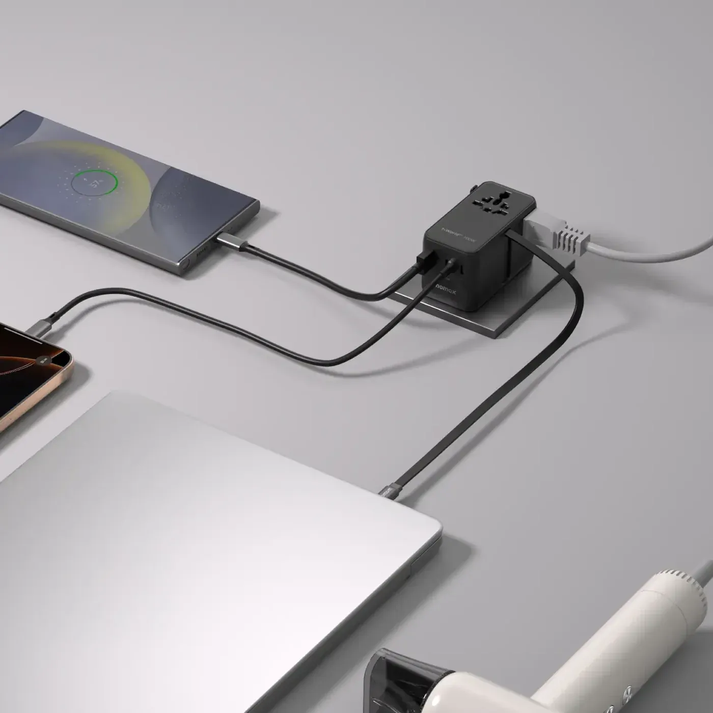 Momax 1-World²⁺ 100W 伸縮充電線四接口旅行充電插座 UA25 [香港行貨]