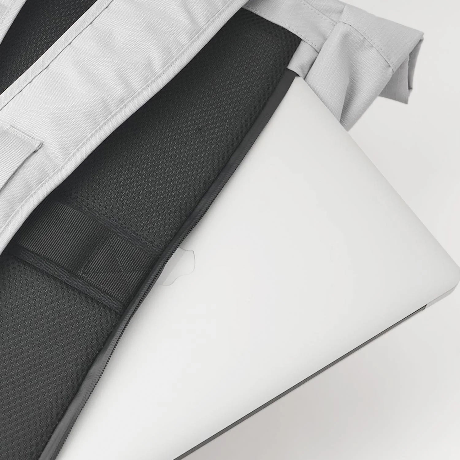 BITPLAY Urban Daypack 24L 600D輕旅筆電包 [香港行貨] - DIGIBAL ONLINE8