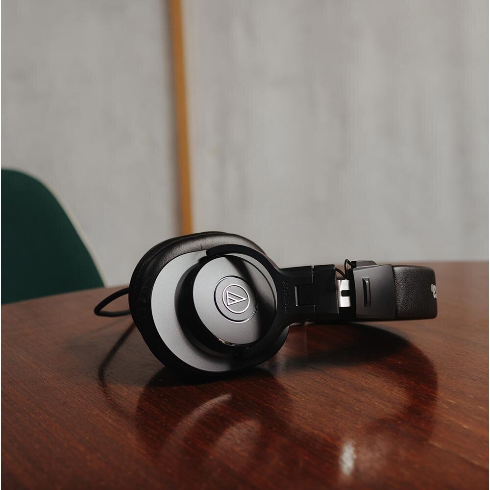 Audio-Technica ATH-M30x professional studio monitoring headphones