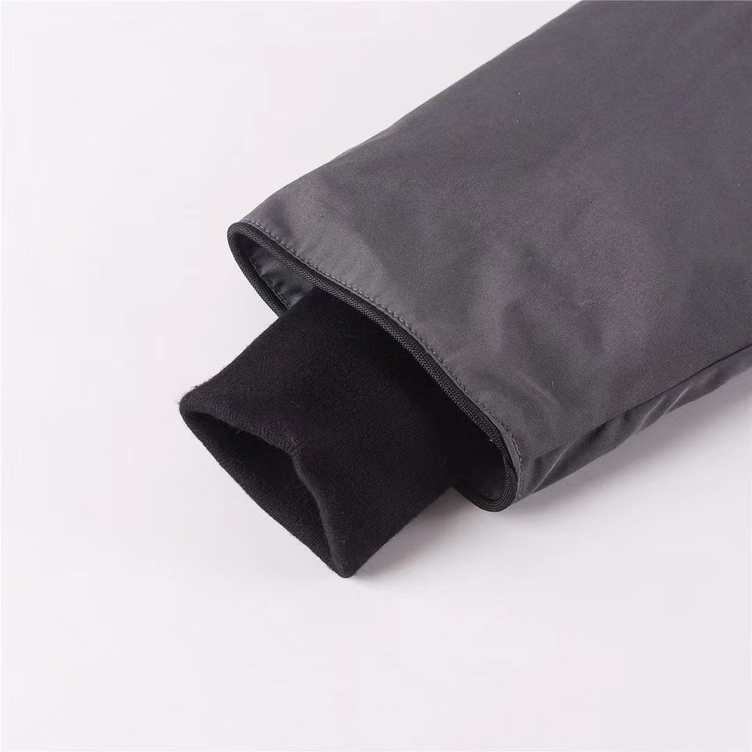 【Canada Goose】カナダグース 男女兼用、ご好評に付き再入荷！