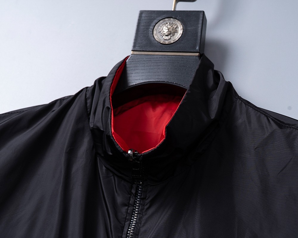 【PRADA旗艦店】プラダ リバーシブルジャケット ご好評に付き再入荷！