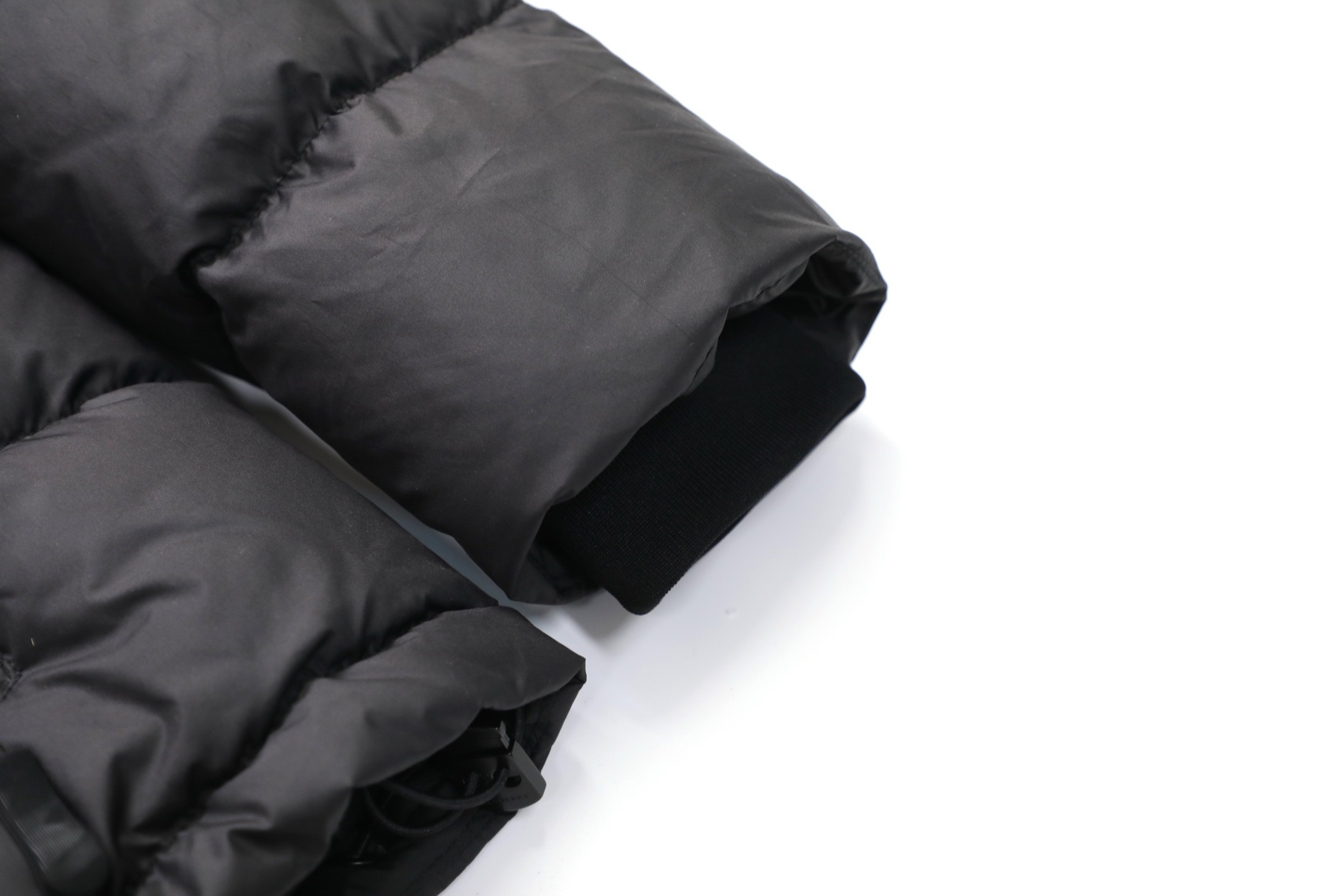 【BUREERRY旗艦店】（バーバリー）着脱式ダウンジャケット、ご好評に付き再入荷！！