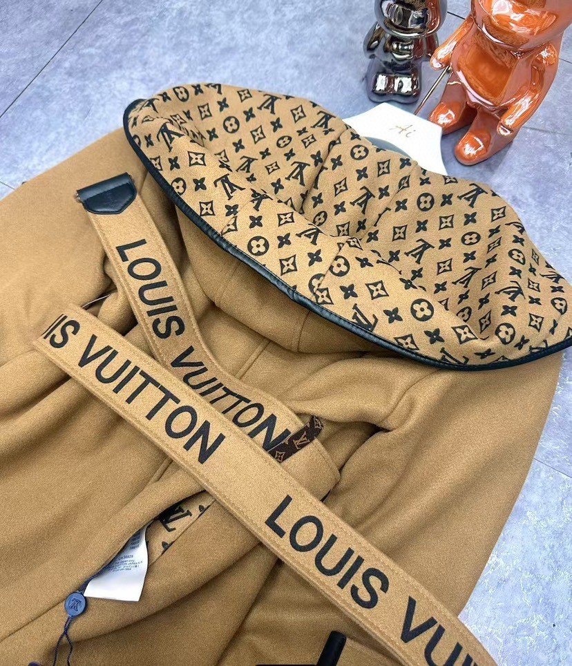 【LOUIS VUITTON旗艦店】ルイヴィトン ミドル丈のコート ご好評に付き再入荷！