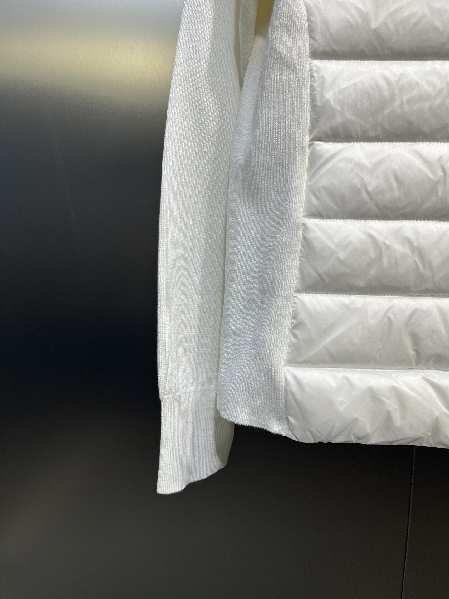 【MONCLER 公式旗艦店】モンクレール ダウンジャケットご好評に付き再入荷！