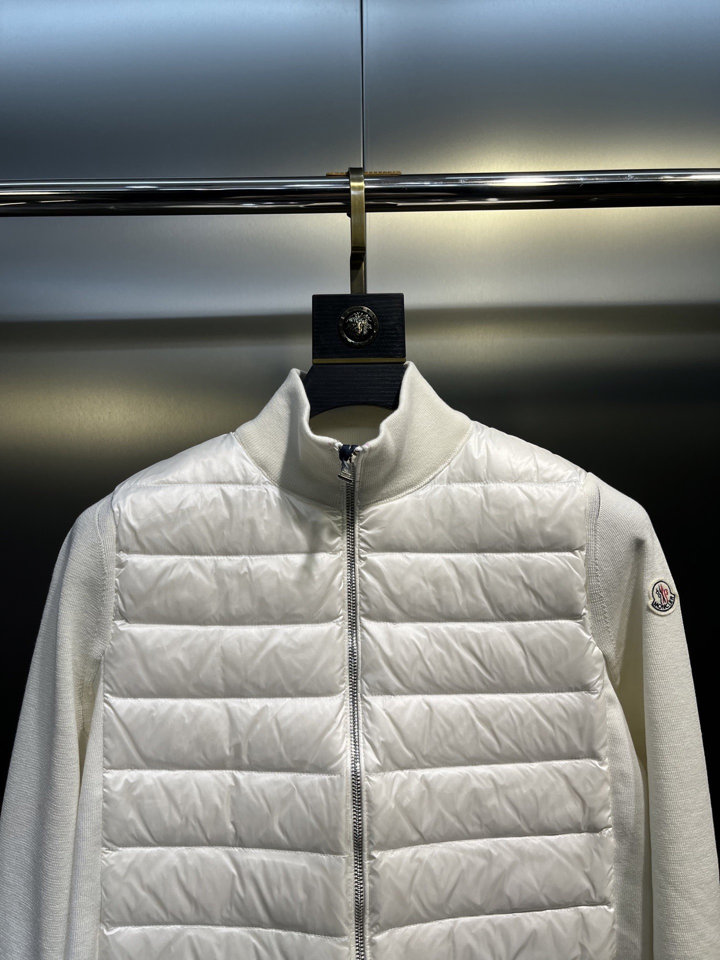 【MONCLER 公式旗艦店】モンクレール ダウンジャケットご好評に付き再入荷！
