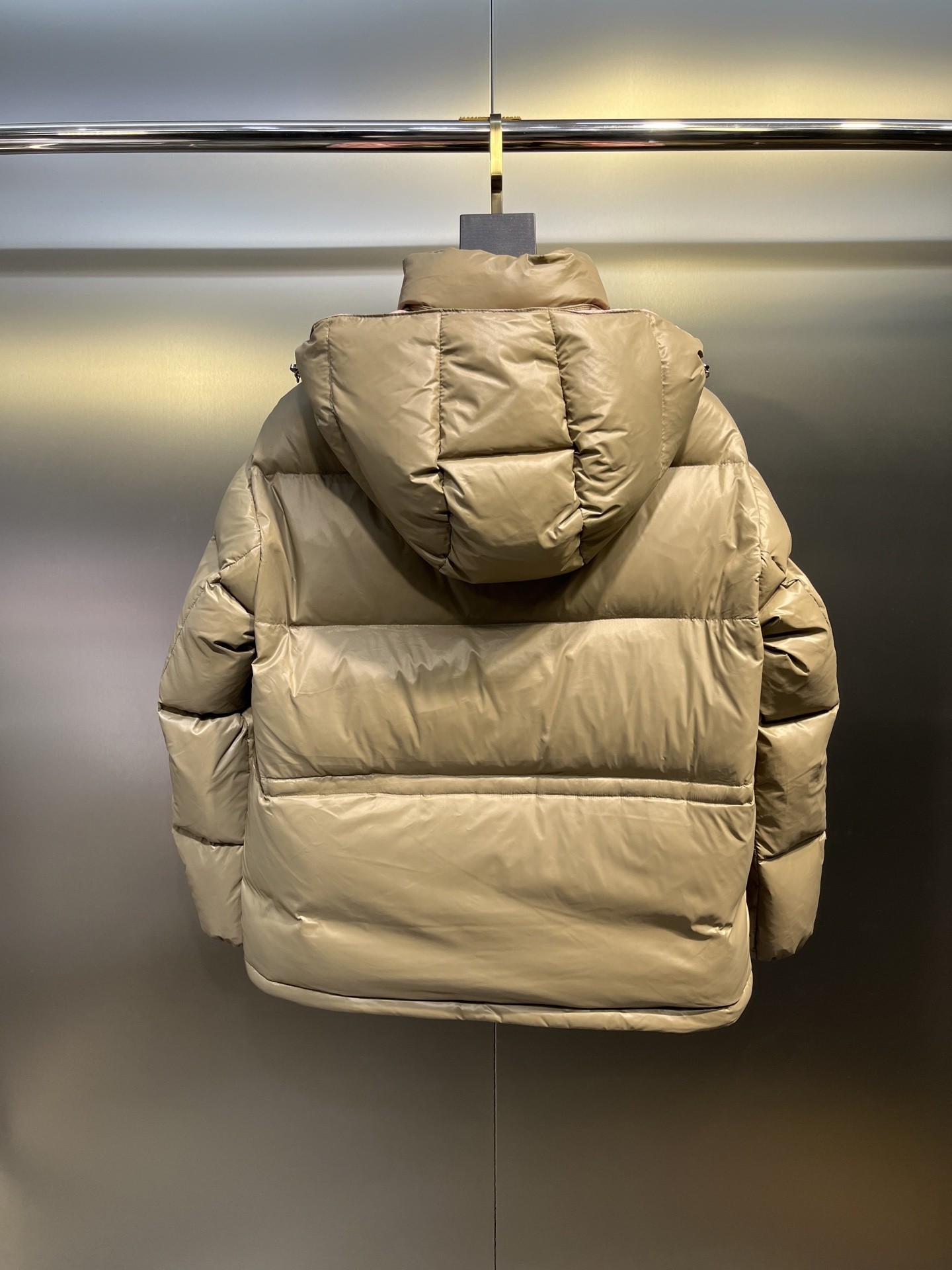【MONCLER 公式旗艦店】モンクレール ダウンジャケット ご好評に付き再入荷！