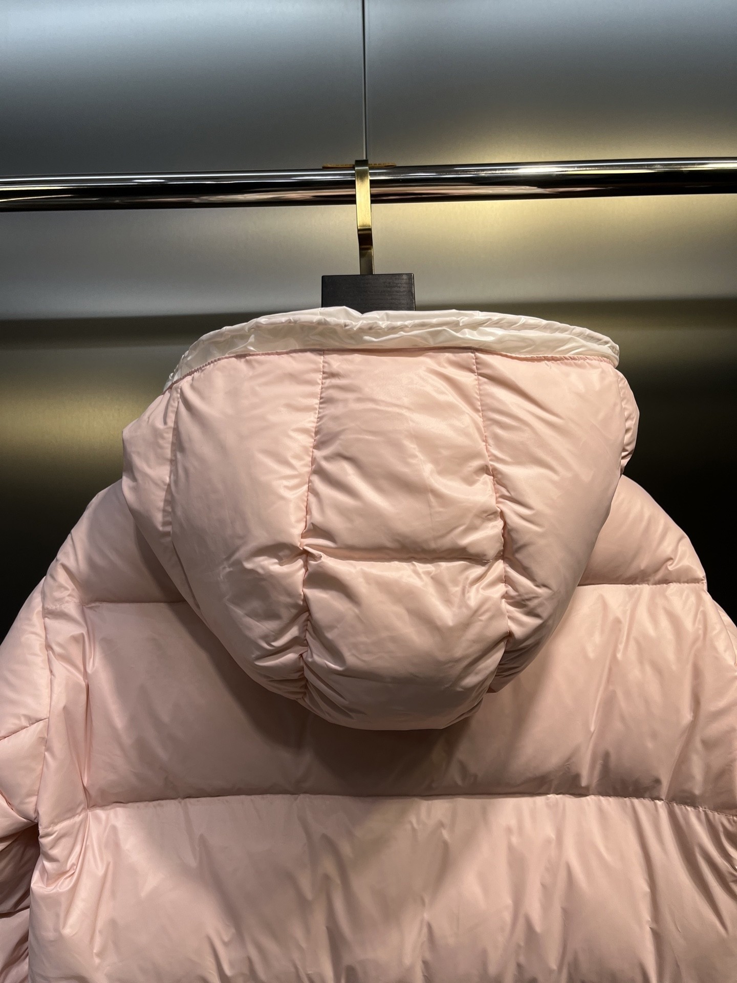 【MONCLER 公式旗艦店】モンクレール ダウンジャケット ご好評に付き再入荷！