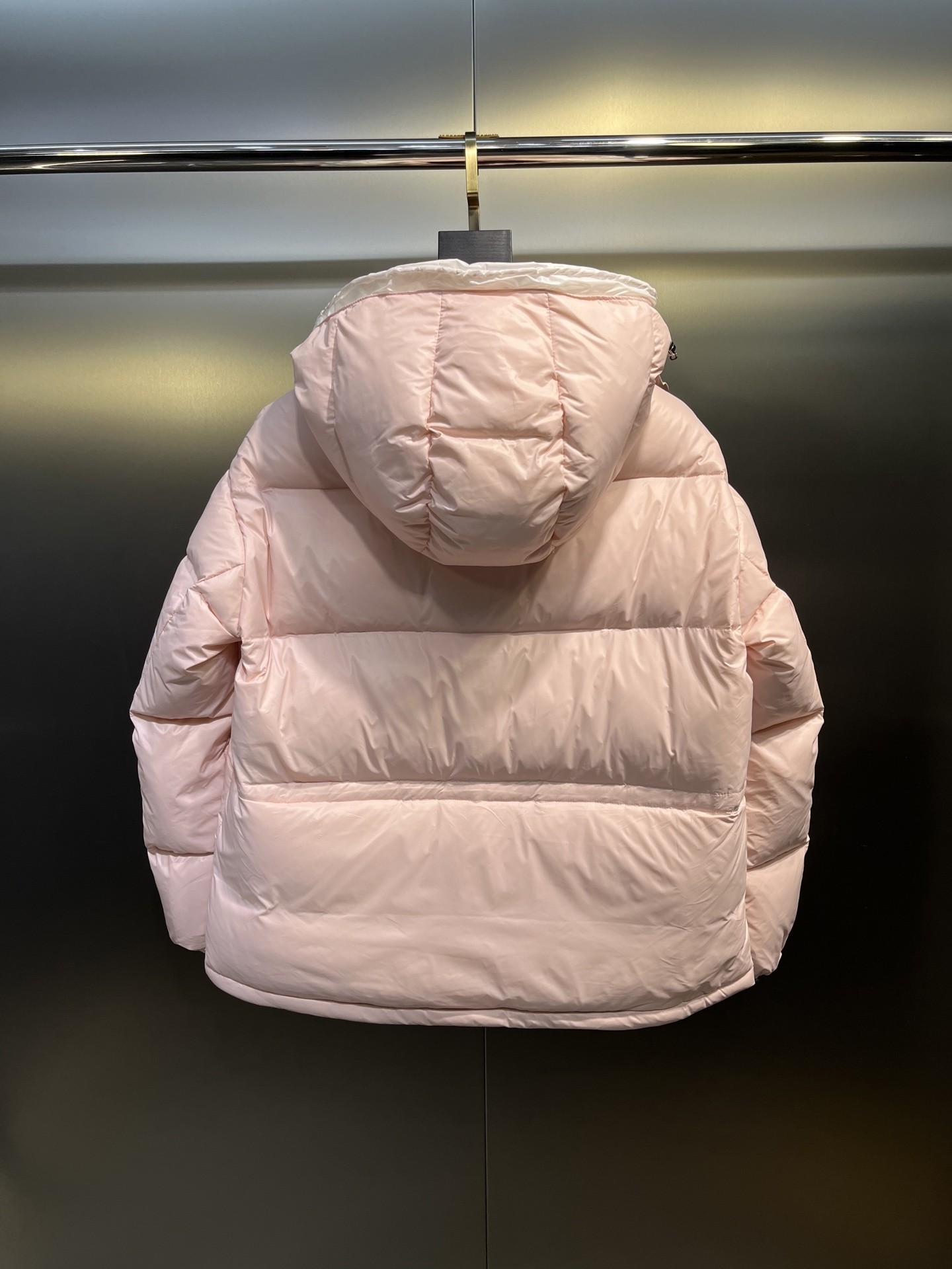 【MONCLER 公式旗艦店】モンクレール ダウンジャケット ご好評に付き再入荷！