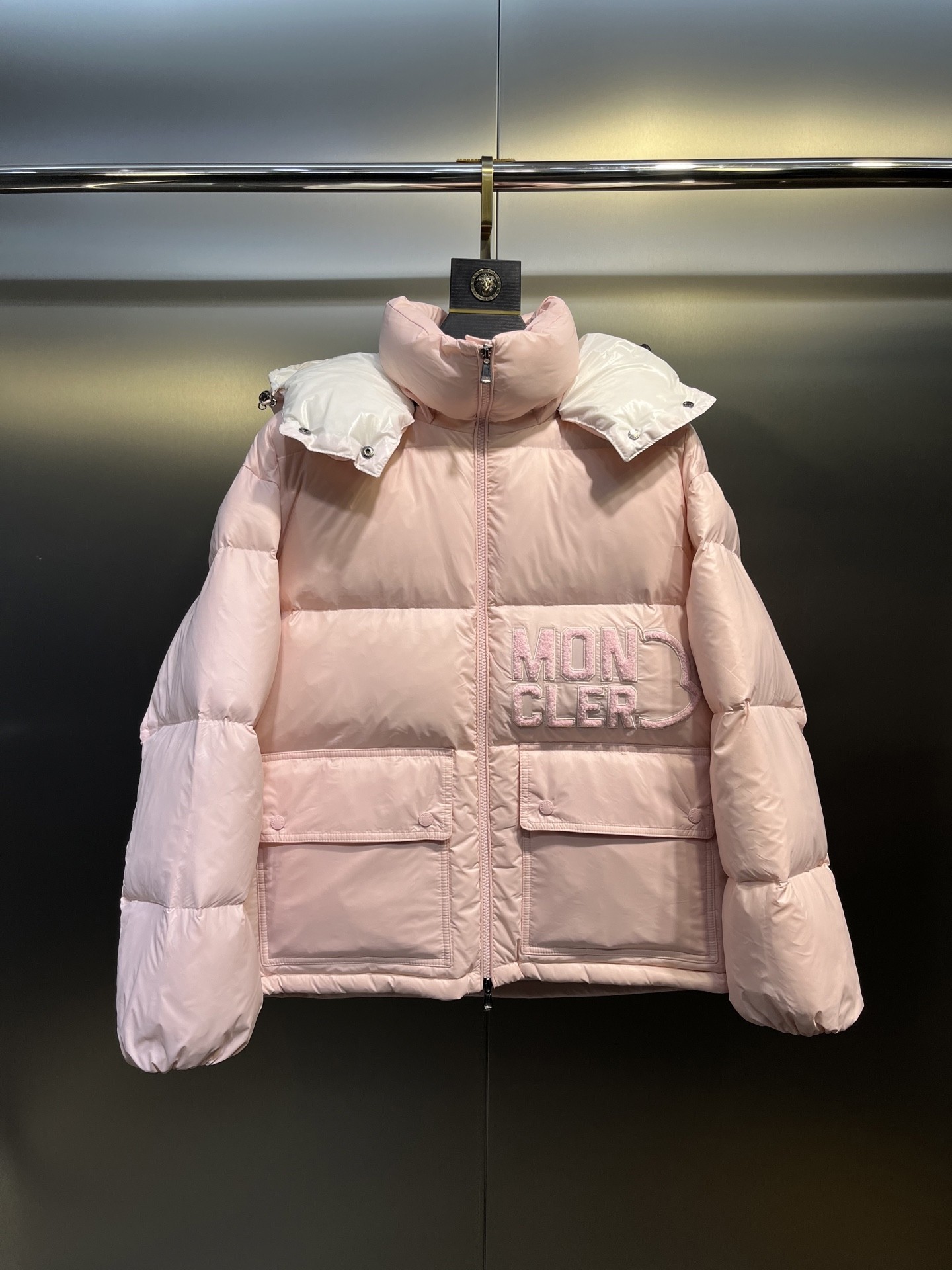 【MONCLER 公式旗艦店】モンクレール ダウンジャケット ご好評に付き再入荷！