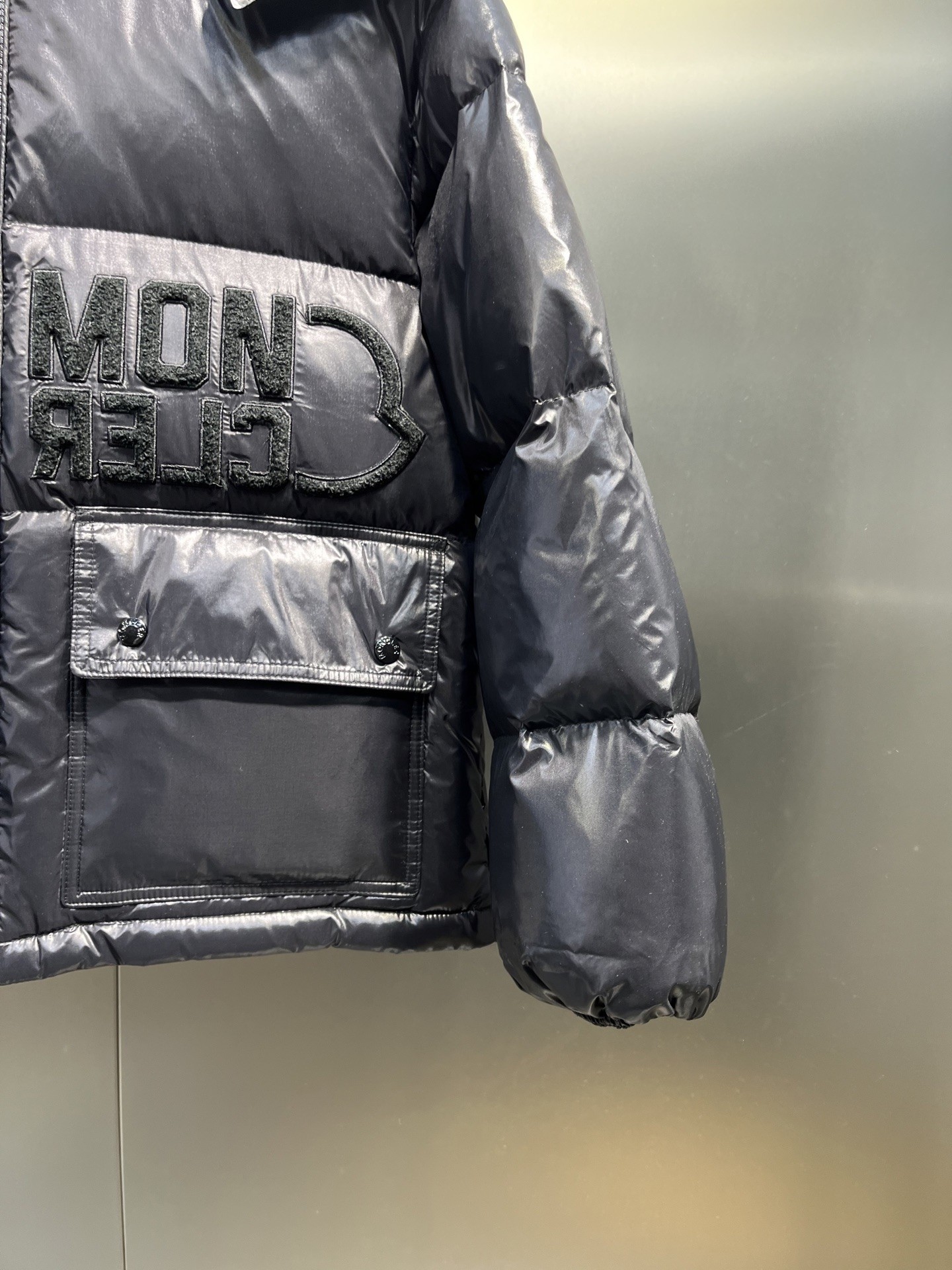 【MONCLER 公式旗艦店】モンクレール ダウンジャケット ご好評に付き再入荷！
