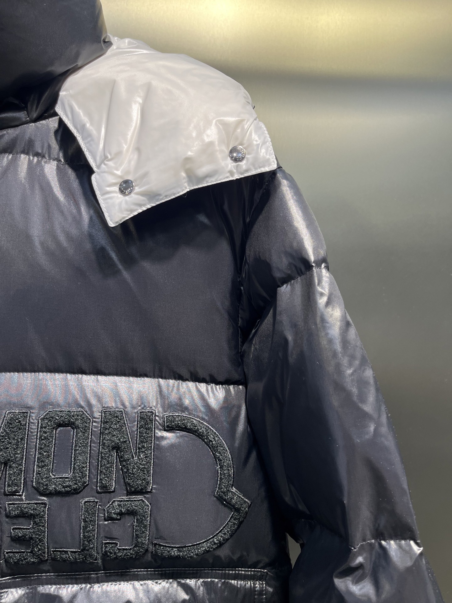 【MONCLER 公式旗艦店】モンクレール ダウンジャケット ご好評に付き再入荷！