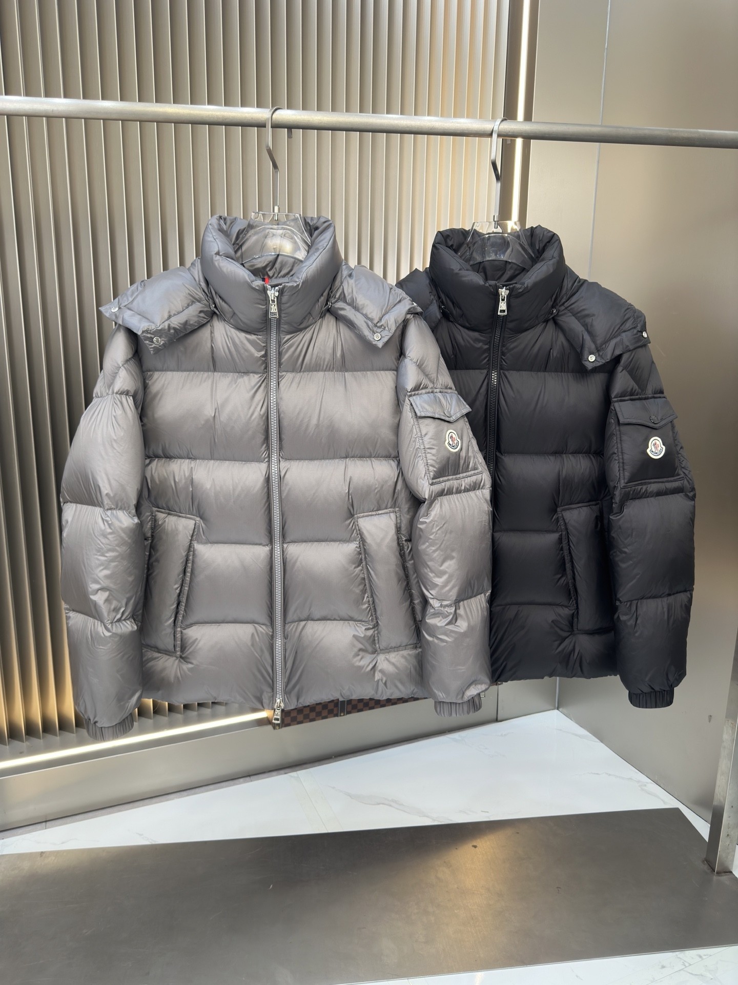 【MONCLER 公式旗艦店】モンクレール ダウンジャケット ご好評に付き再入荷！
