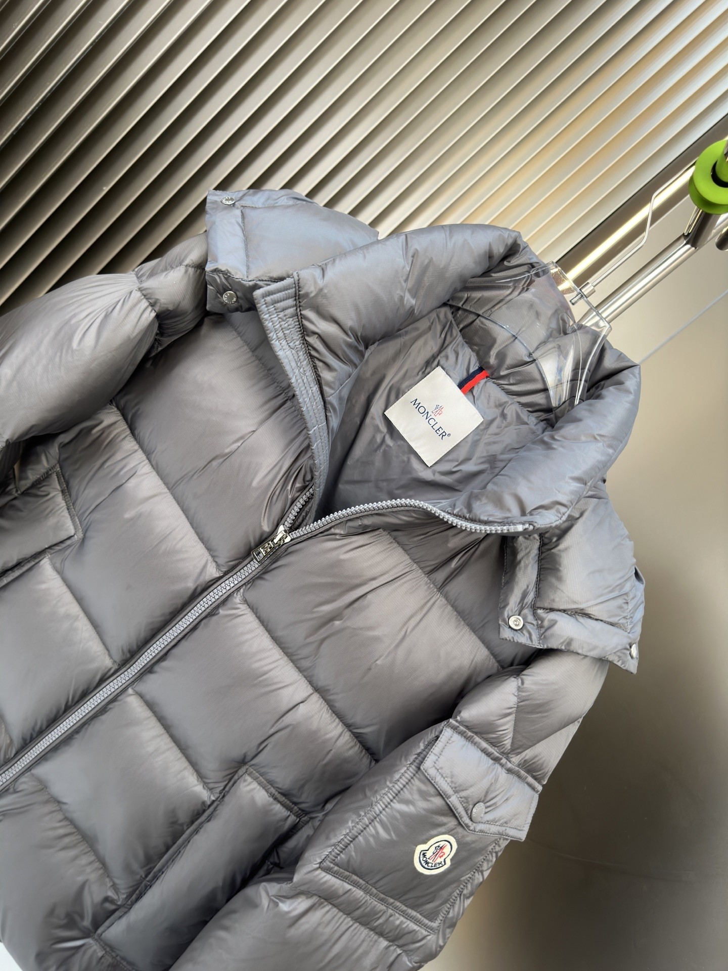 【MONCLER 公式旗艦店】モンクレール ダウンジャケット ご好評に付き再入荷！