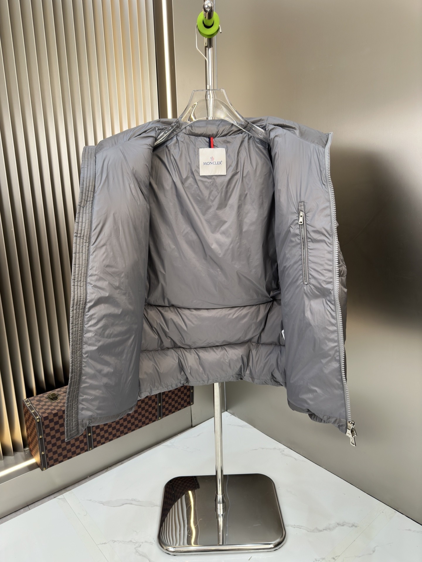 【MONCLER 公式旗艦店】モンクレール ダウンジャケット ご好評に付き再入荷！