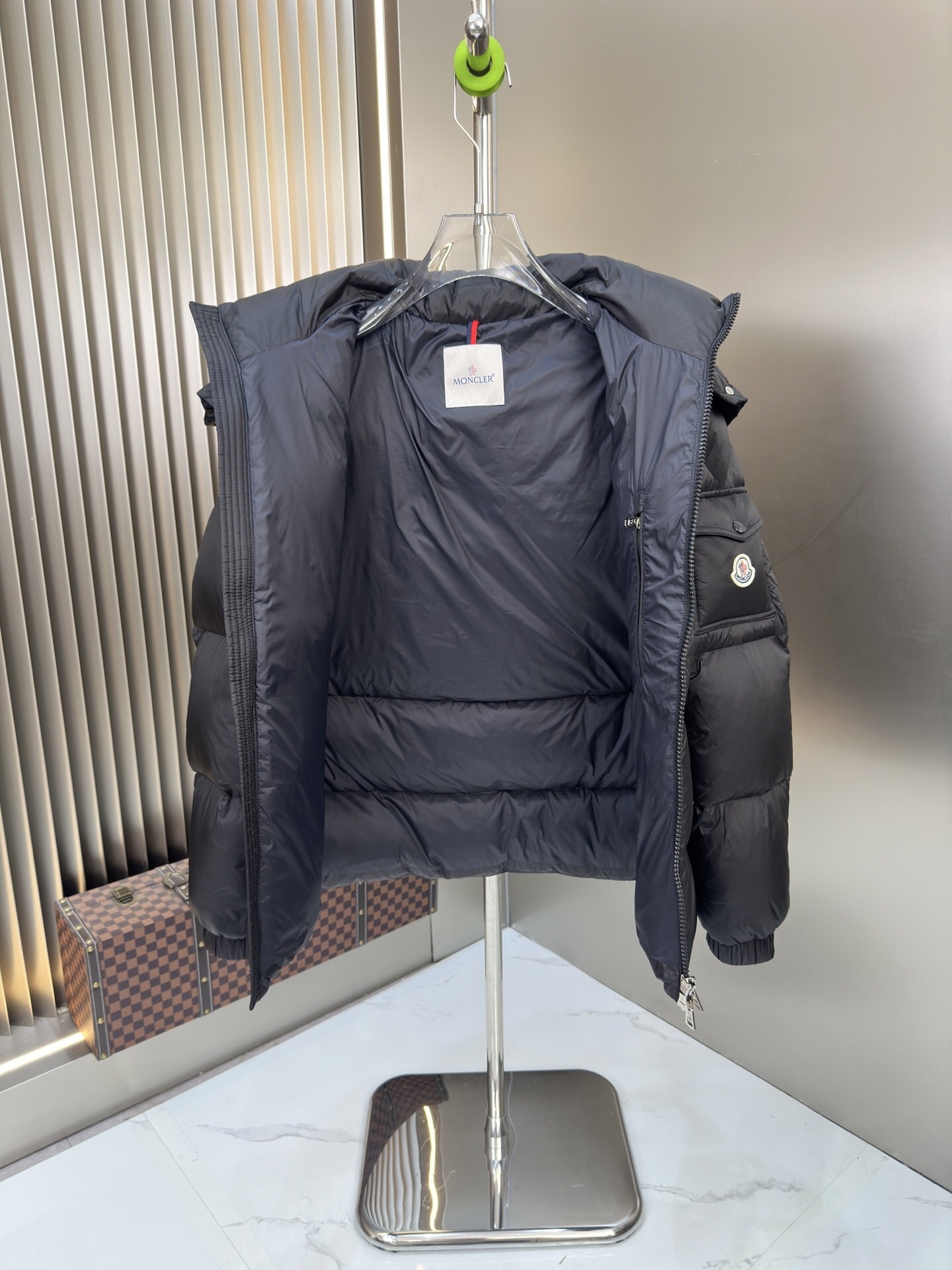 【MONCLER 公式旗艦店】モンクレール ダウンジャケット ご好評に付き再入荷！