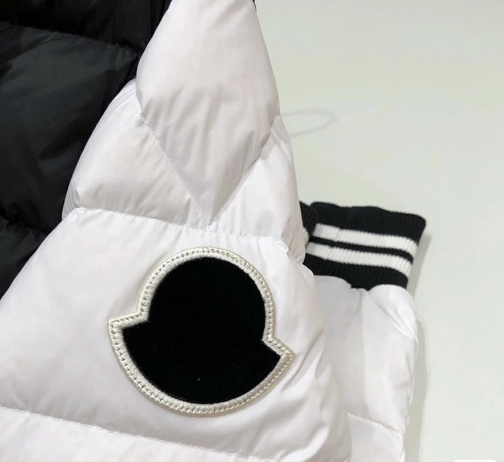 【MONCLER 公式旗艦店】モンクレール ダウンジャケット ご好評に付き再入荷！