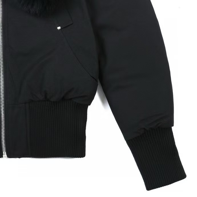 【MOOSE KNUCKLES 公式旗艦店】女性用ダウンジャケット ご好評に付き再入荷！