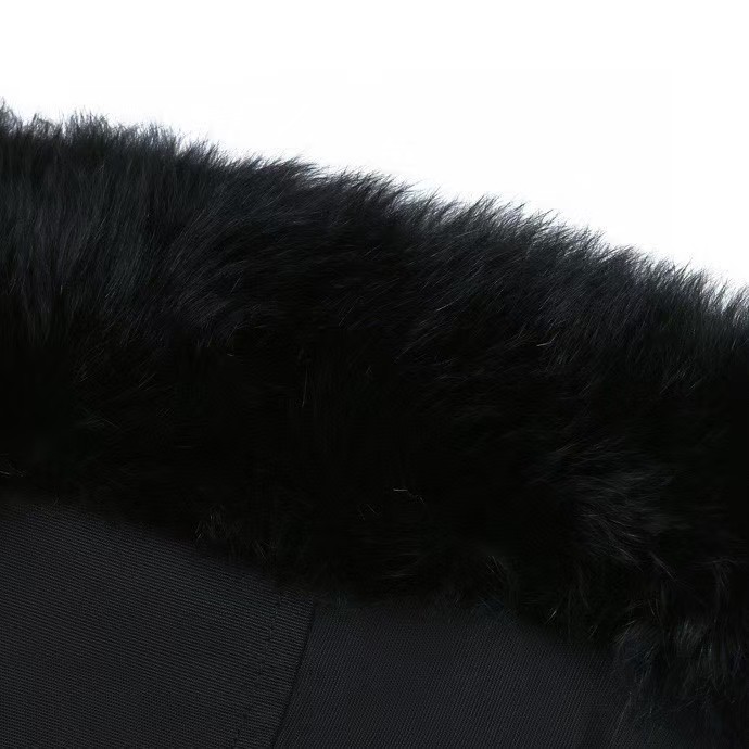 【MOOSE KNUCKLES 公式旗艦店】女性用ダウンジャケット ご好評に付き再入荷！