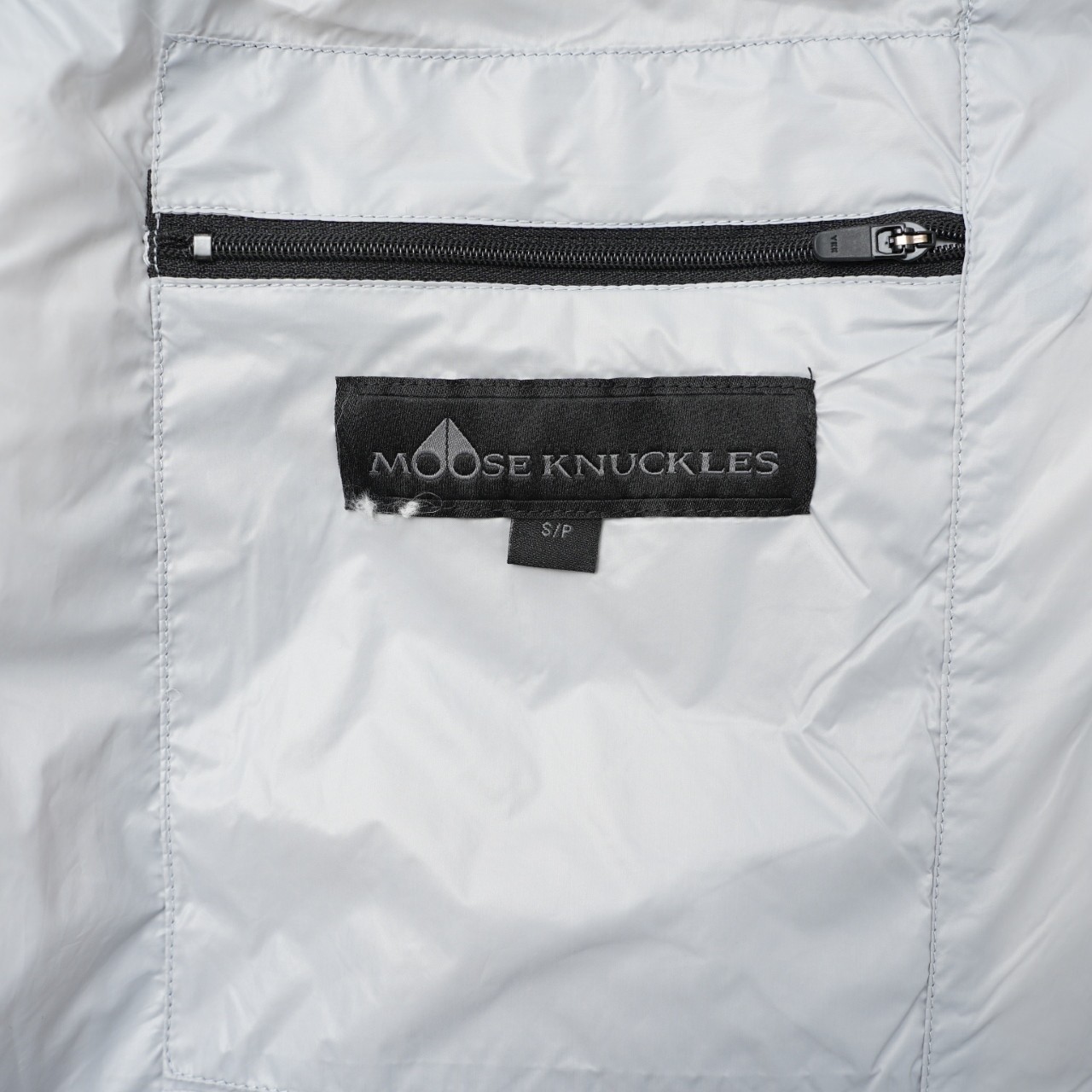 【MOOSE KNUCKLES 公式旗艦店】ダウンベスト ご好評に付き再入荷！