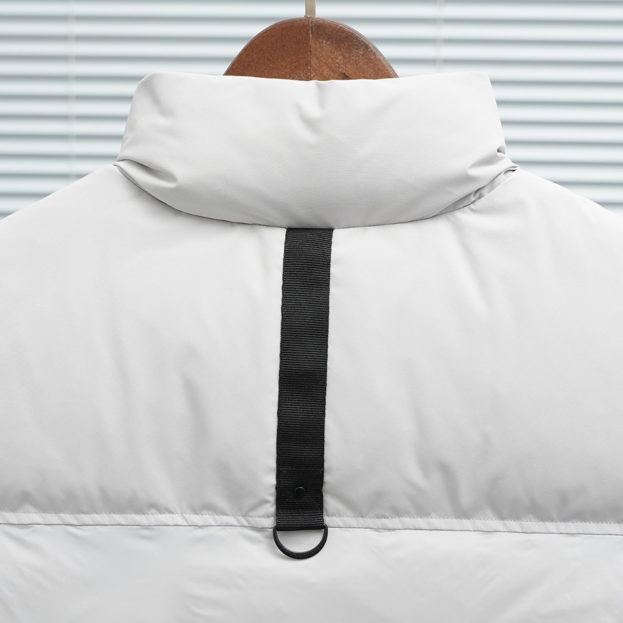 【MOOSE KNUCKLES 公式旗艦店】ダウンベスト ご好評に付き再入荷！