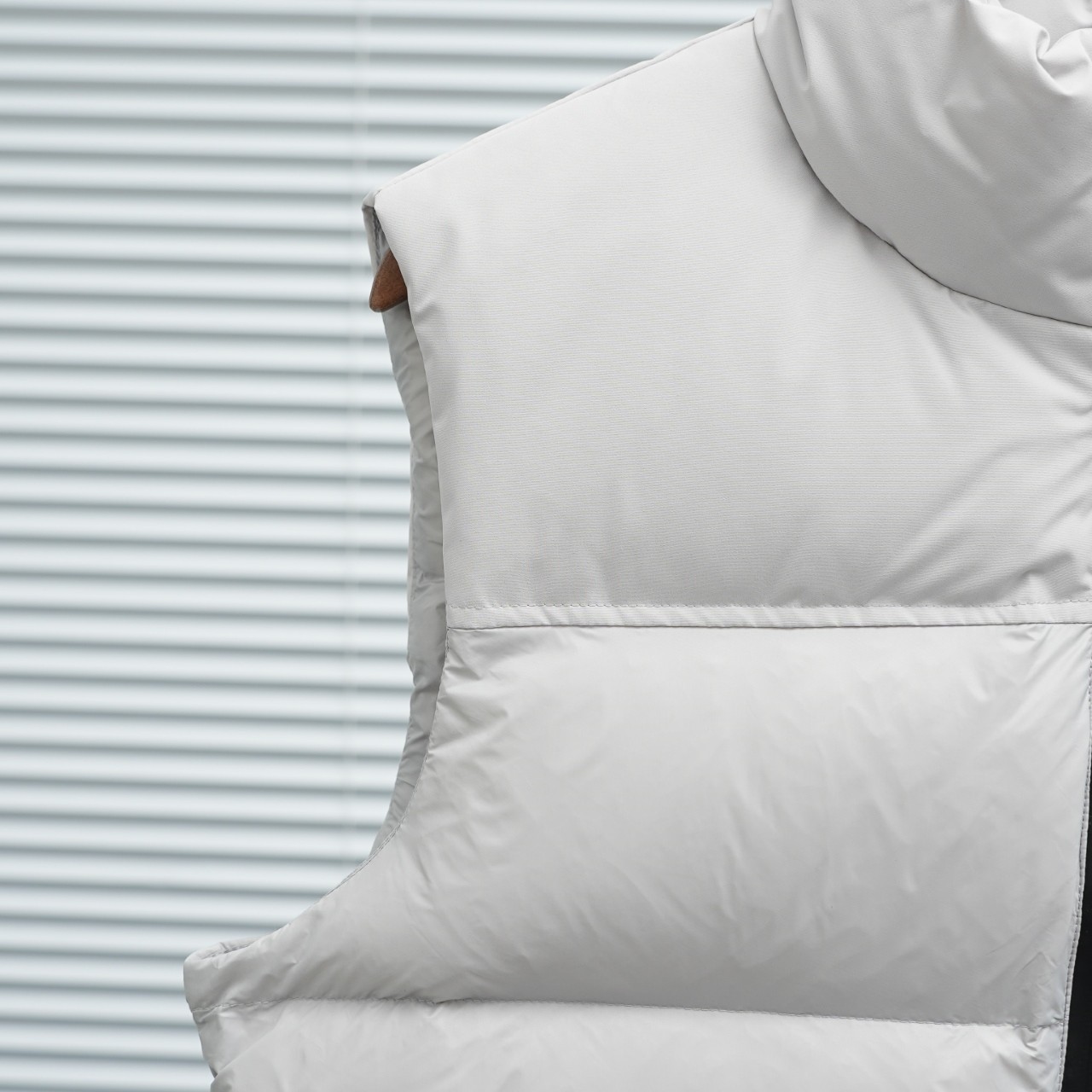 【MOOSE KNUCKLES 公式旗艦店】ダウンベスト ご好評に付き再入荷！