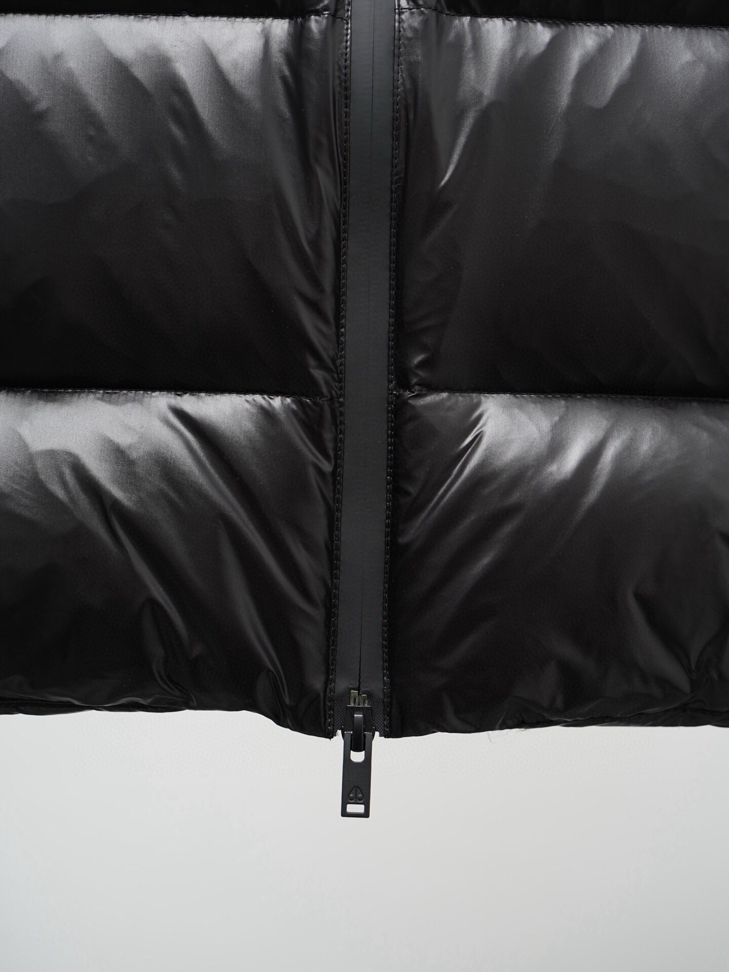 【MOOSE KNUCKLES 公式旗艦店】ダウンベスト ご好評に付き再入荷！