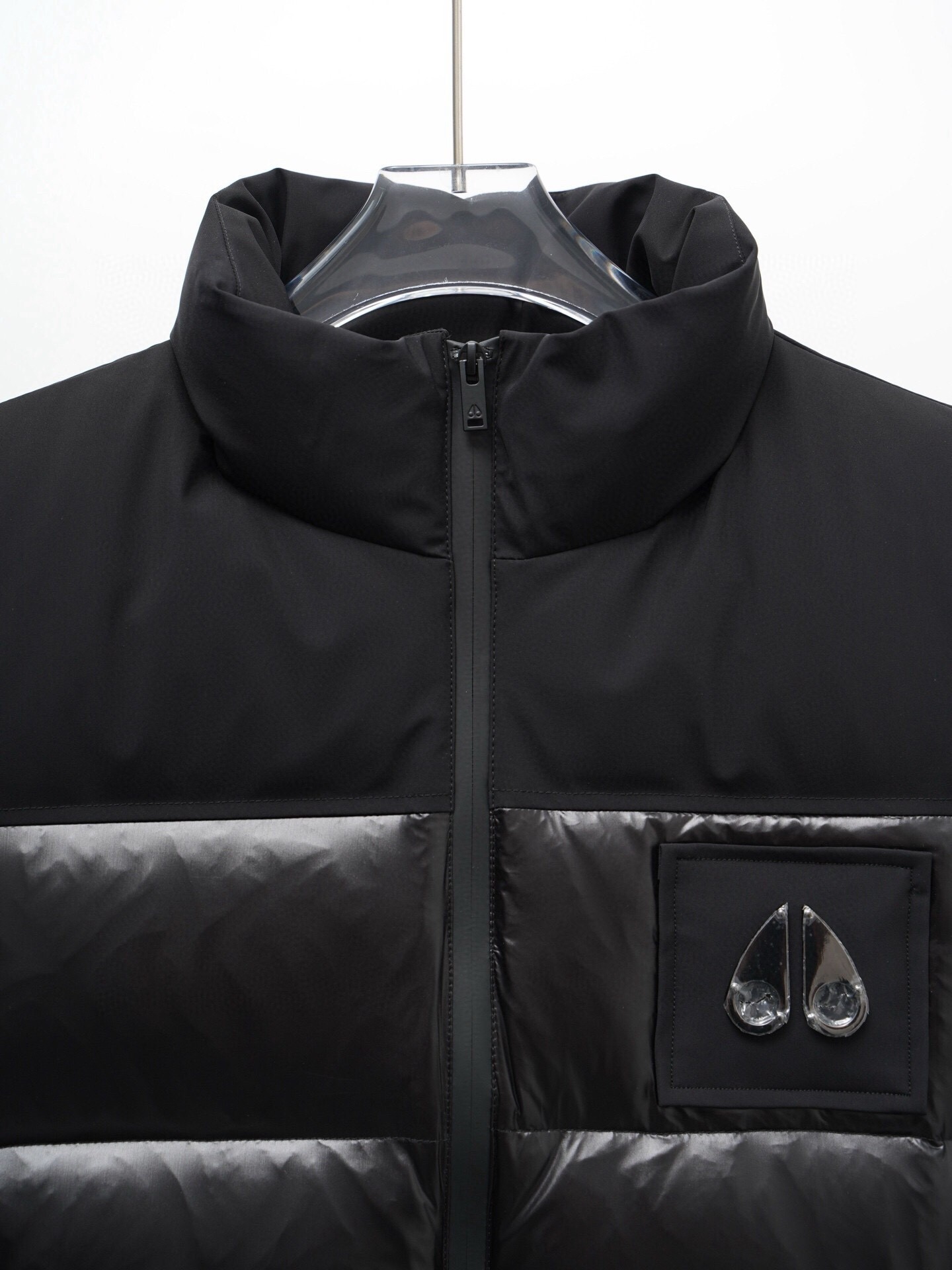 【MOOSE KNUCKLES 公式旗艦店】ダウンベスト ご好評に付き再入荷！