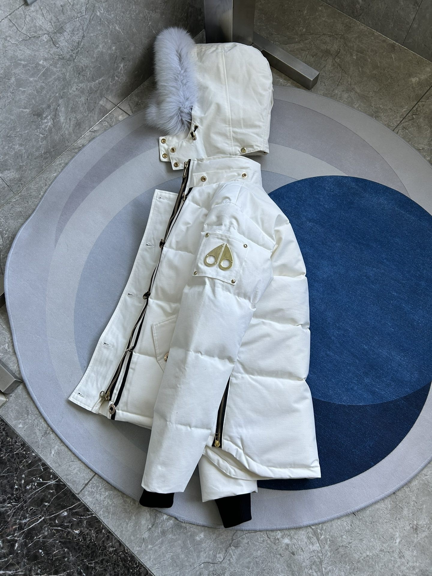 【MOOSE KNUCKLES 公式旗艦店】ダウンジャケット05 ご好評に付き再入荷！