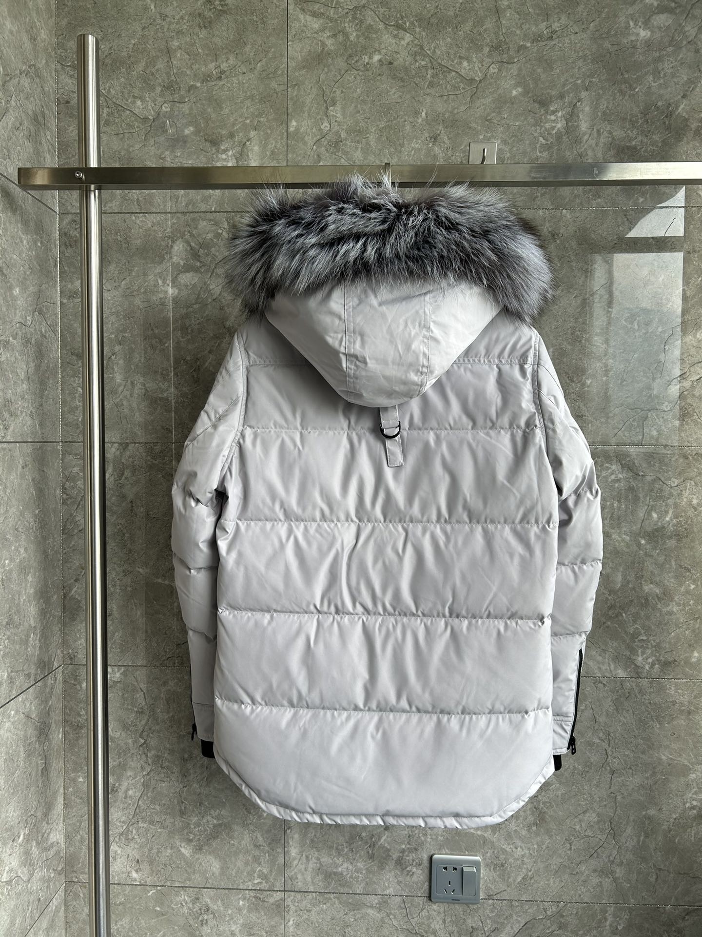 【MOOSE KNUCKLES 公式旗艦店】ダウンジャケット 男女兼用 ご好評に付き再入荷！